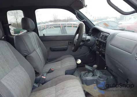 1999 Toyota Tacoma z USA, uszkodzony, nr VIN 4TAWN72N9XZ528943